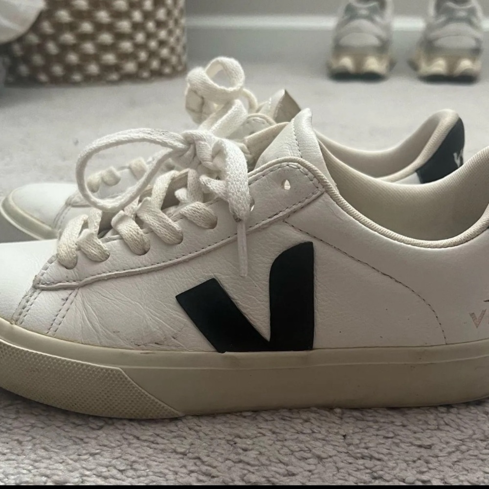 Veja White and Black Casual Sneakers